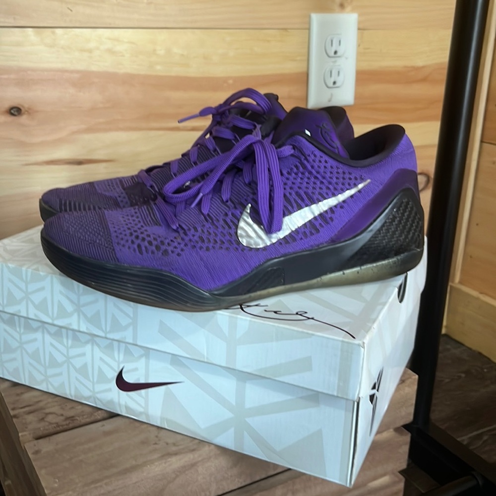 Mens size 11 purple Kobe 9 2014 premium moon walkers